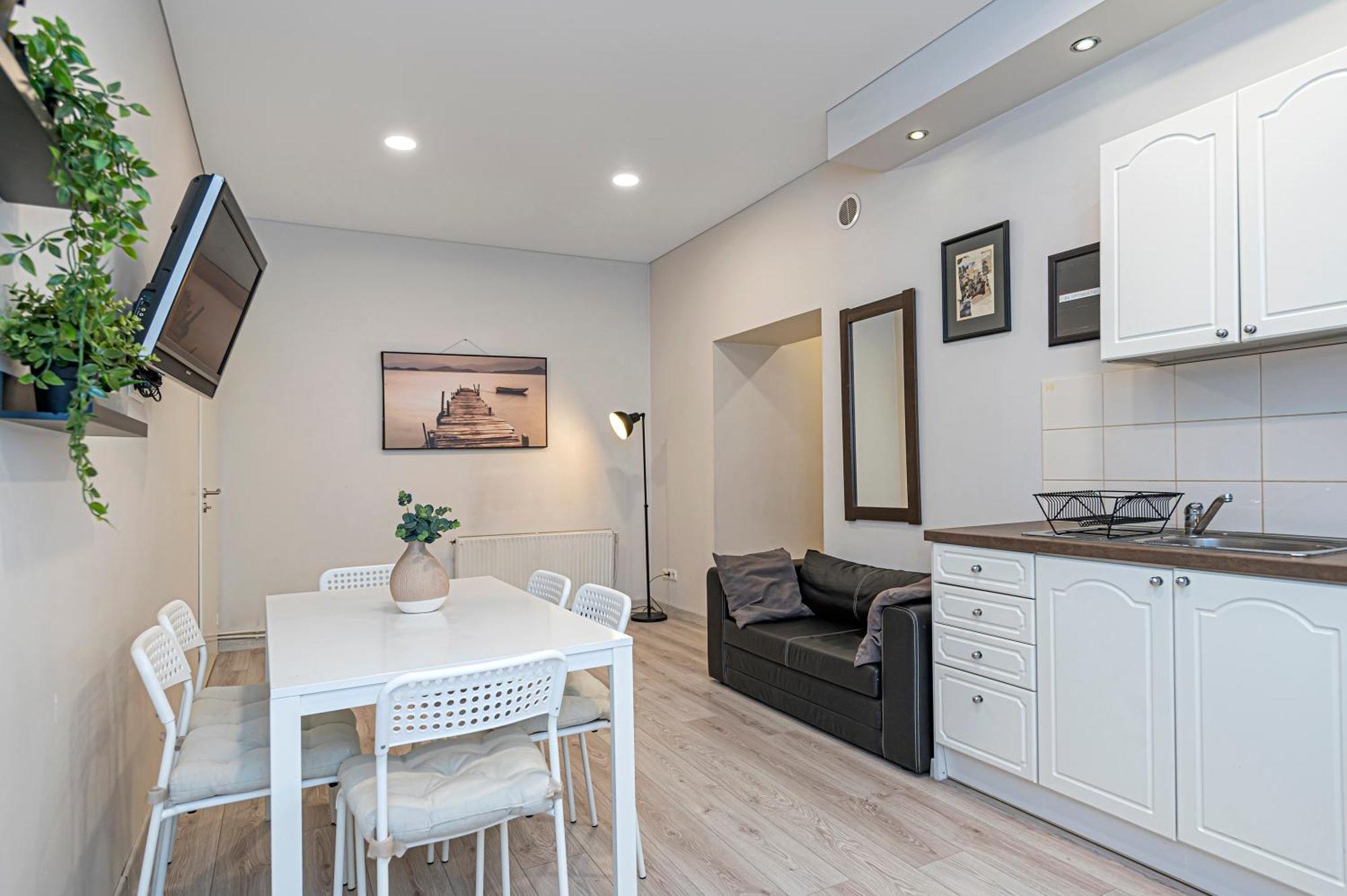 City Centre 3Bd Apartment By Hostlovers Kaunas Exteriör bild