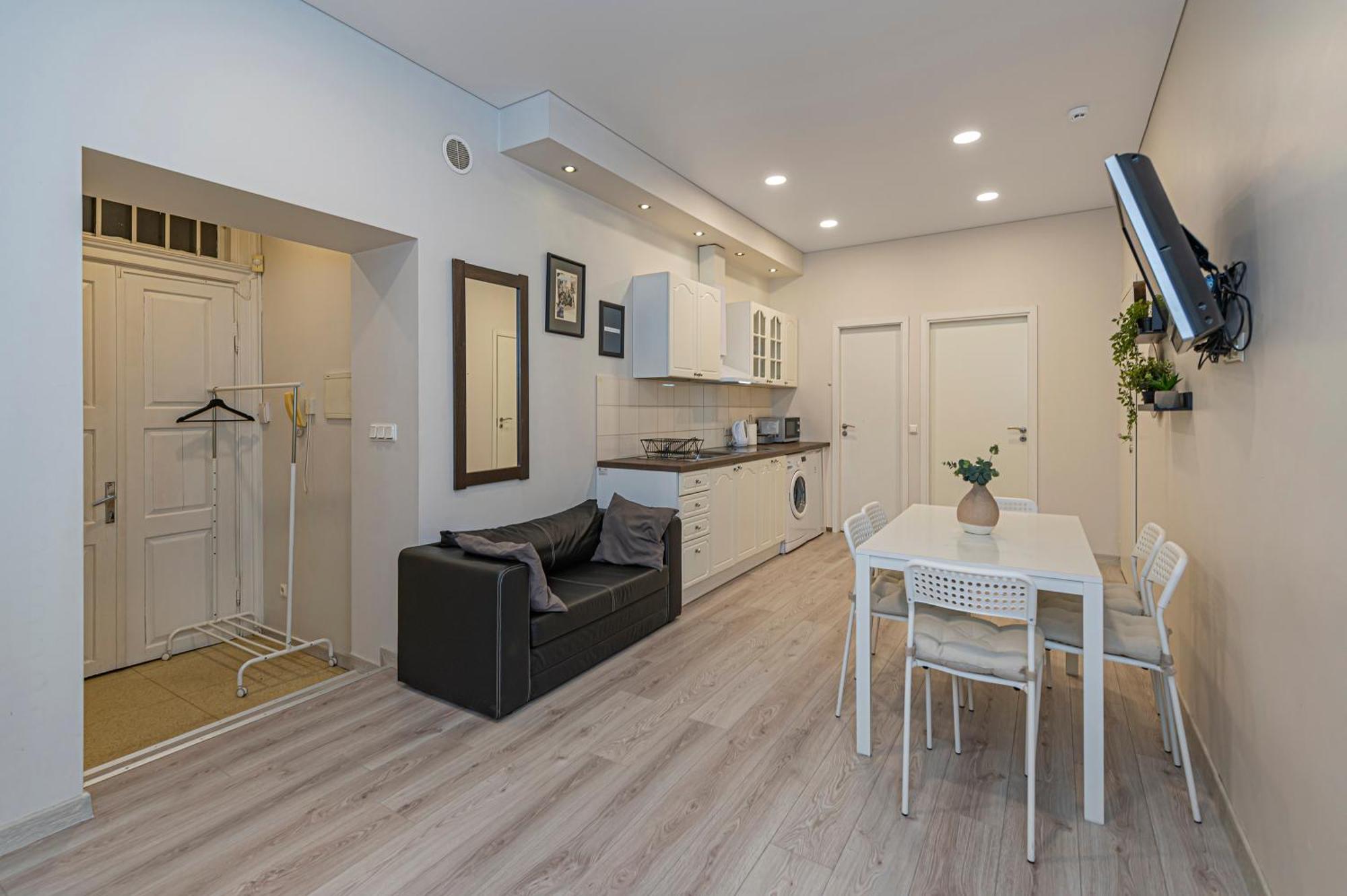 City Centre 3Bd Apartment By Hostlovers Kaunas Exteriör bild