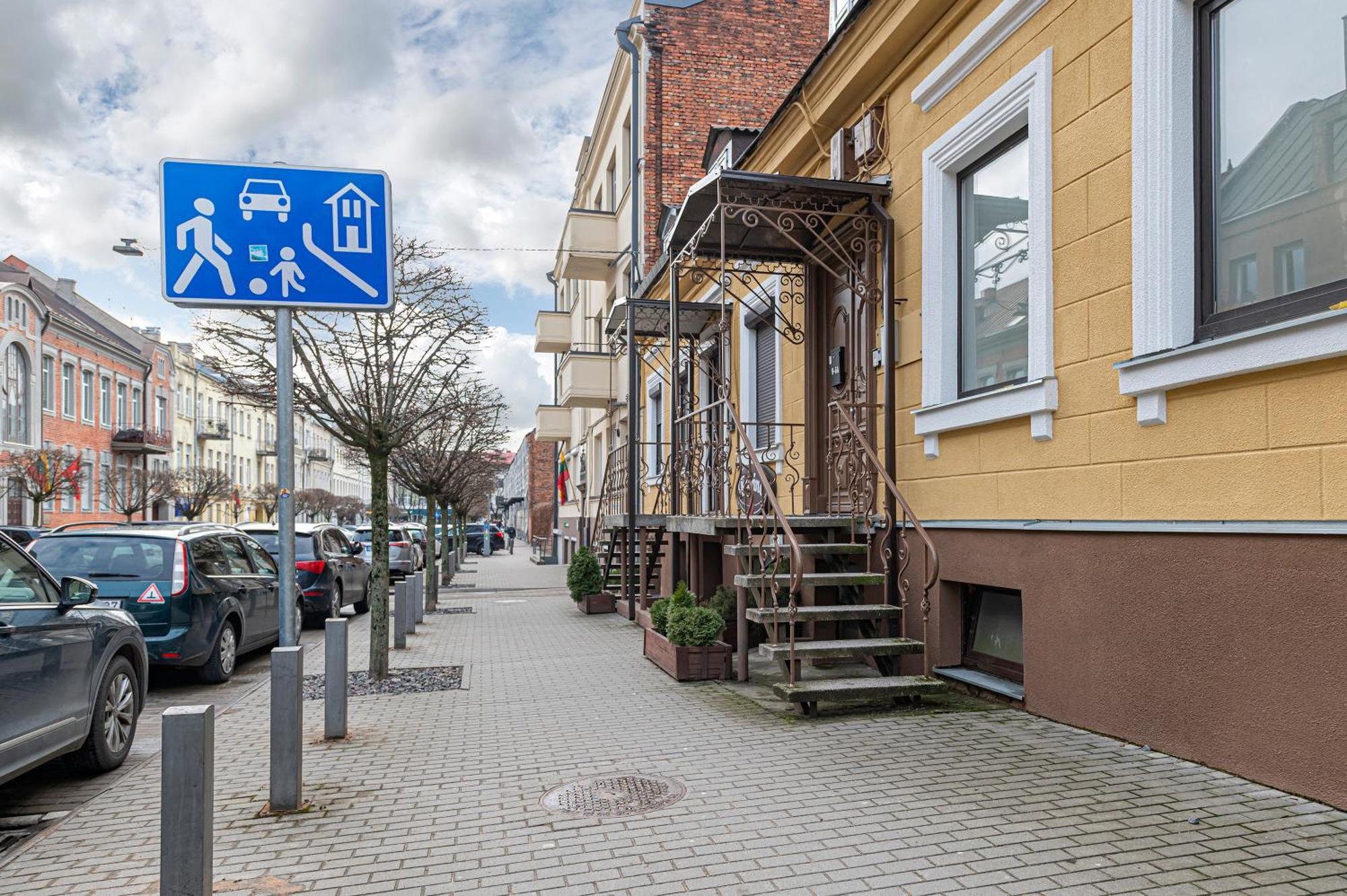 City Centre 3Bd Apartment By Hostlovers Kaunas Exteriör bild